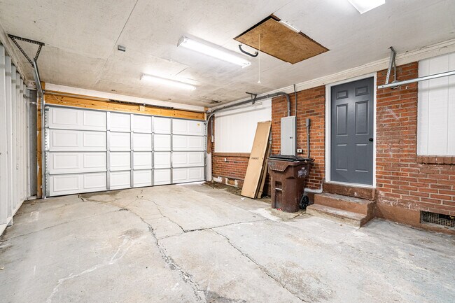 Building Photo - 8213 Nancy Ln