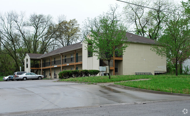 Primary Photo - Maple Lane Apartments