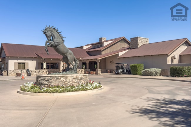 Building Photo - 40110 W Shaver Dr