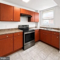 Building Photo - 1419 Lardner St