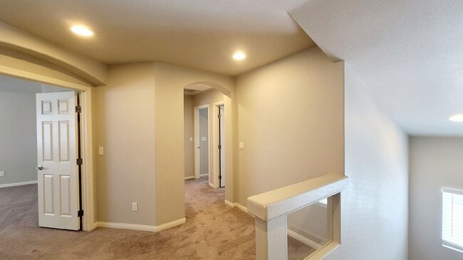Building Photo - 7275 Shannon Ridge Ct