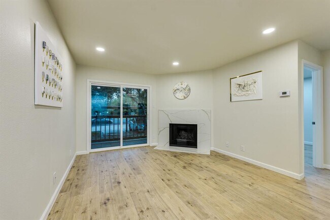Building Photo - 8888 Tallwood Dr