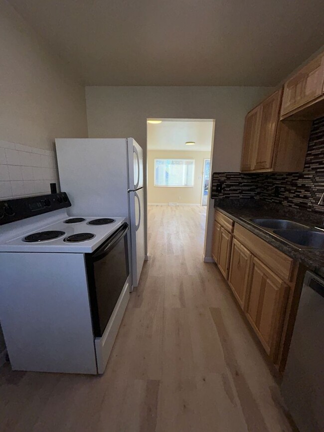 Building Photo - Pet-friendly 2-Bedroom in North Boulder