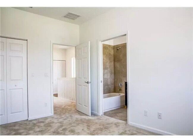 Building Photo - 5914 Woodlands Blvd