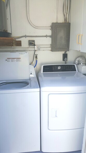 washer dryer - 603 124th Street Gulf