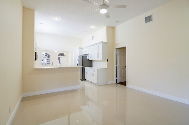 Building Photo - Newly Remodeled 3/2 in Cooper City