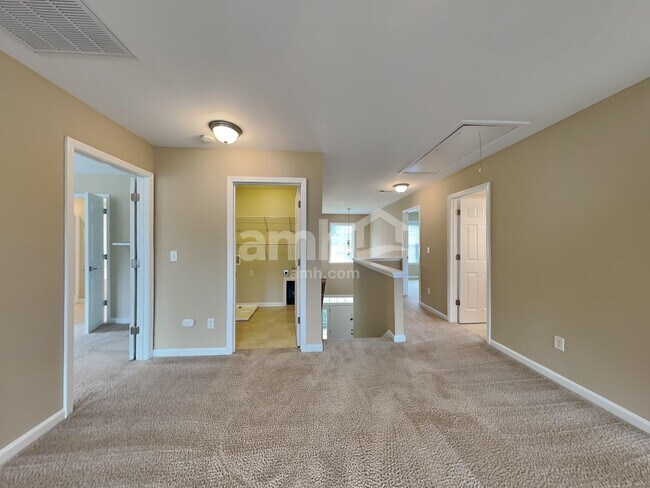 Building Photo - 203 Fledgling Way