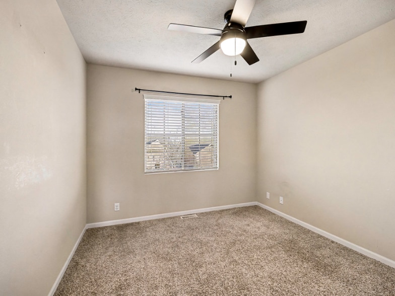 Building Photo - 16431 Cary St