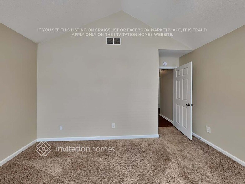 Building Photo - 3816 Pine Village Pl