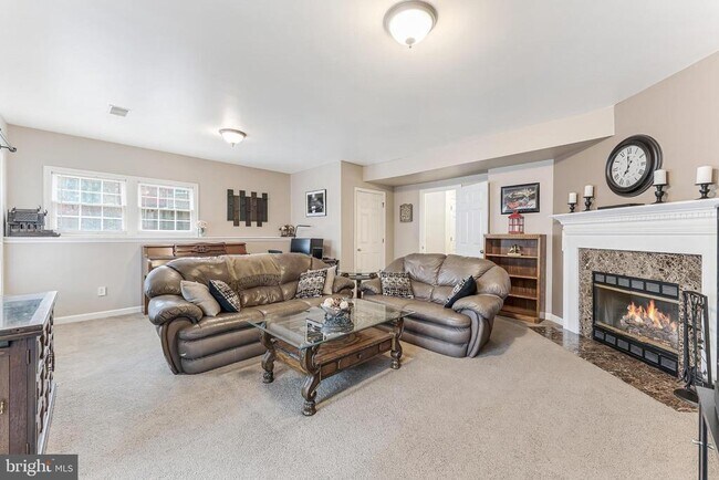 Building Photo - 12165 Abbey Glen Ct