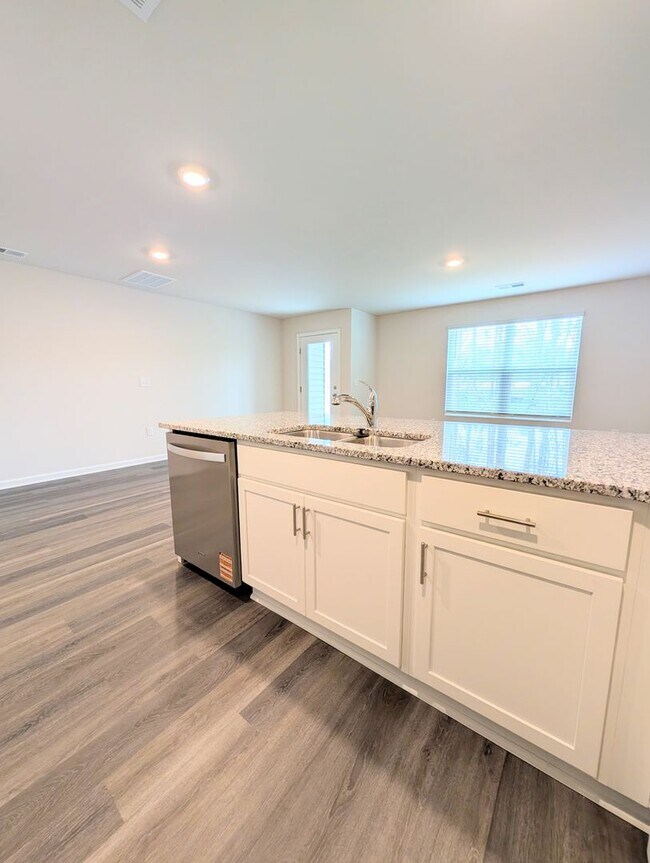 Building Photo - Brand-New 3BR End Unit in Conway – Long Term Rental, South Carolina