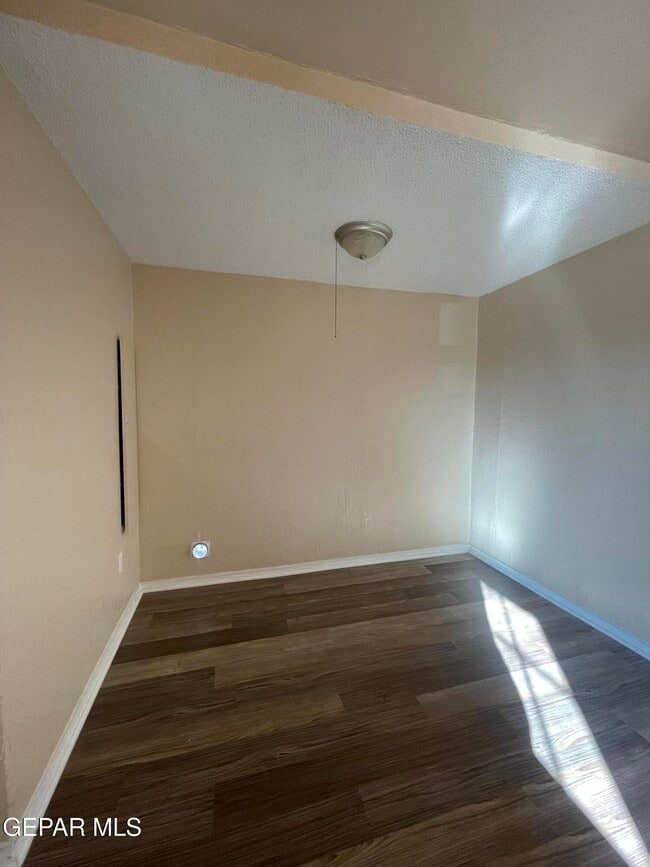 Building Photo - 5016 Wilmoth Ct