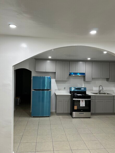 Building Photo - 6321 Miles Ave