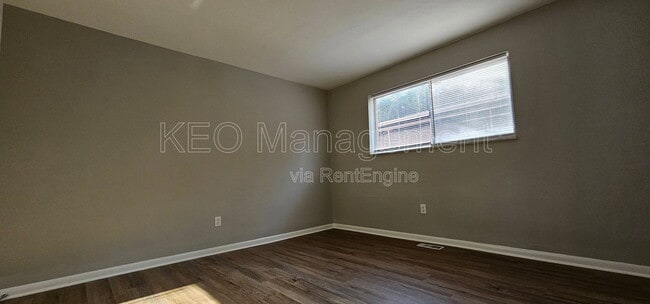 Building Photo - 3813 Briar Pl