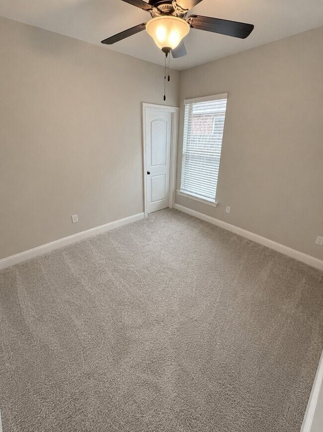 Building Photo - Willow Heights
