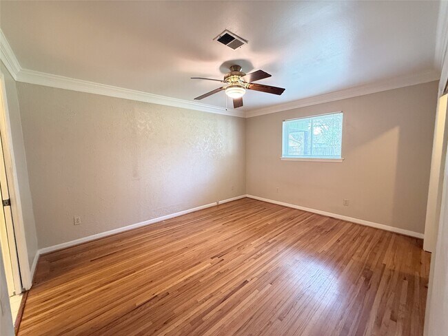 Building Photo - 9506 Carousel Ln