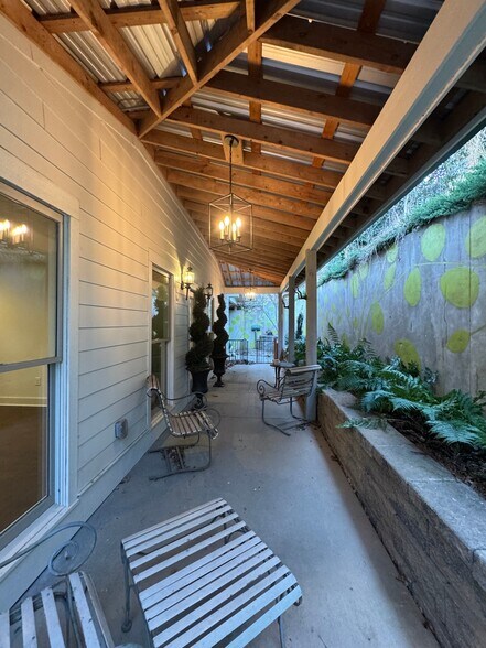 Building Photo - 104 Hamby St