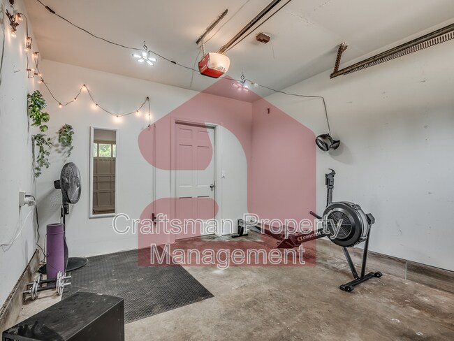 Building Photo - 2024 NW 45th St