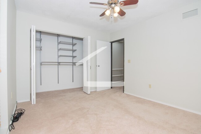 Building Photo - HOT ALLSTON LISTING!!!!