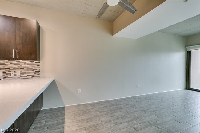 Building Photo - 353 E Bonneville Ave