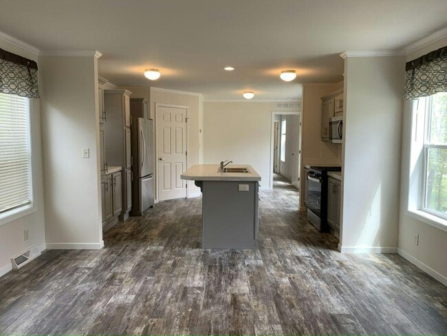 Building Photo - 206 Atlantic Ln