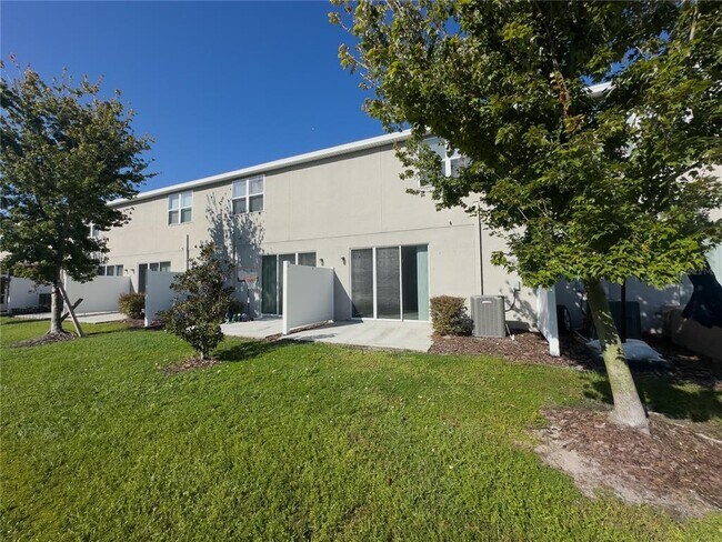 Building Photo - 7042 Summer Holly Pl