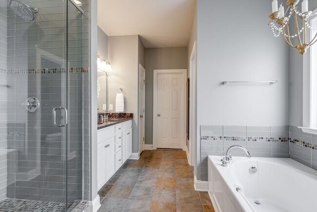 Building Photo - Spotless 5BR/3.5BA rental home, Meade of A...
