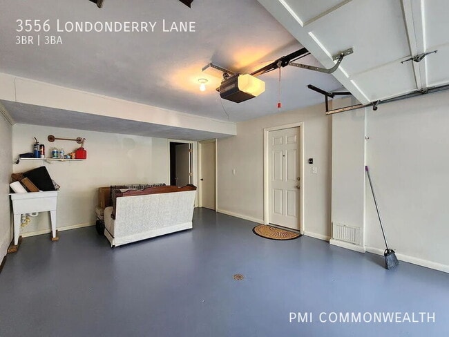 Building Photo - 3556 Londonderry Ln