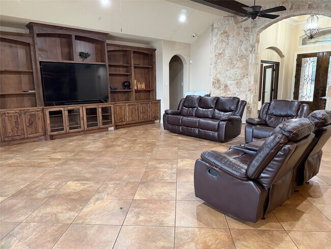 Building Photo - 28264 Rose Ln