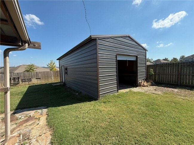 Building Photo - 1140 Willow Oak