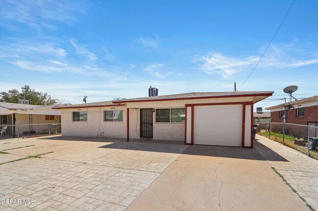 Building Photo - 4948 Aiken Ln