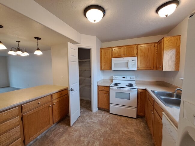 Building Photo - 1808 W 1120 S