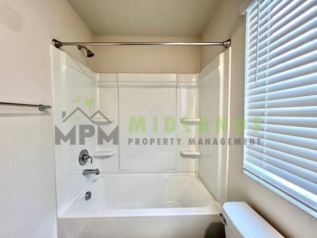 Building Photo - 1221C Champions Rest