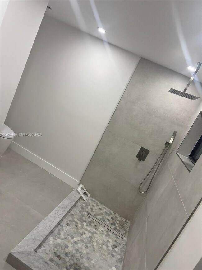 Building Photo - 9410 SW 55th St