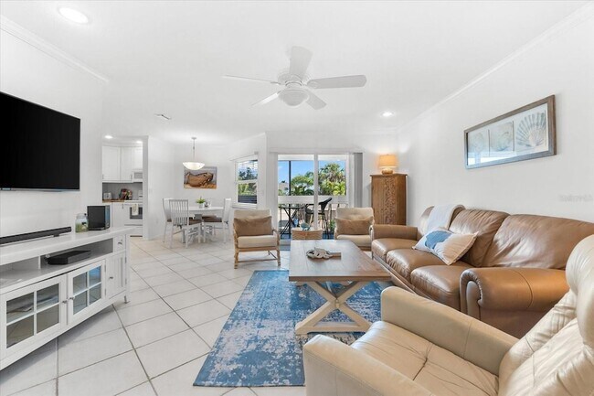 Building Photo - 6708 Sarasea Cir