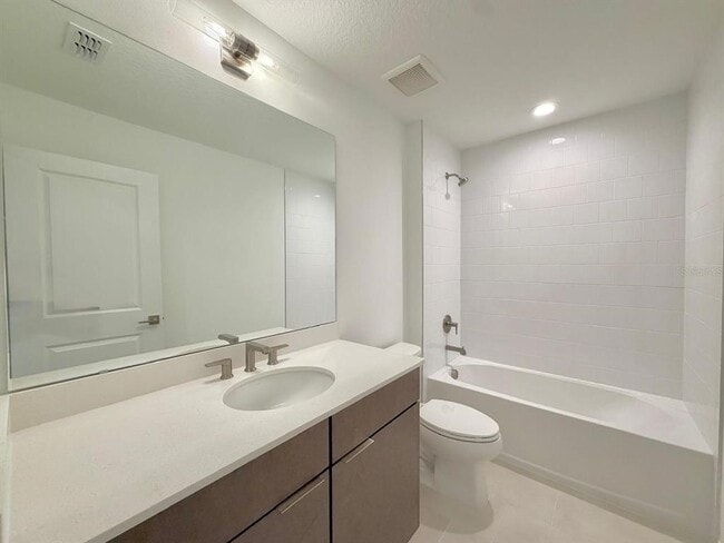 Building Photo - 1887 Pinecliff Dr