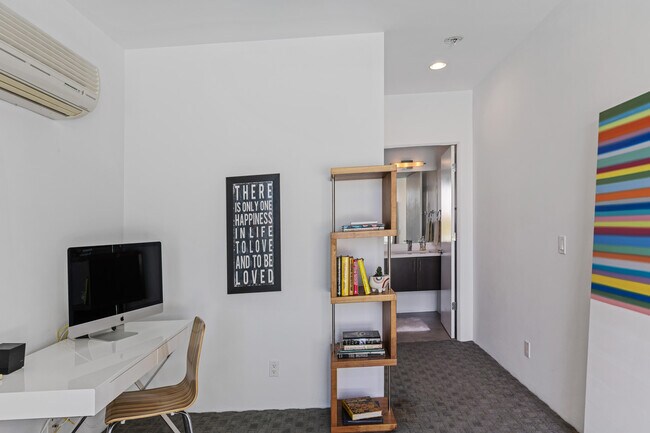 Building Photo - 2716 Alexander Club Dr
