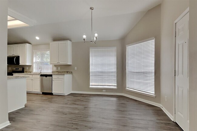 Building Photo - 2606 Spring Chase Dr