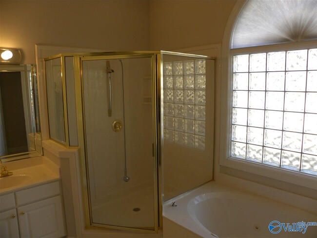 Building Photo - 214 Mainsail Way
