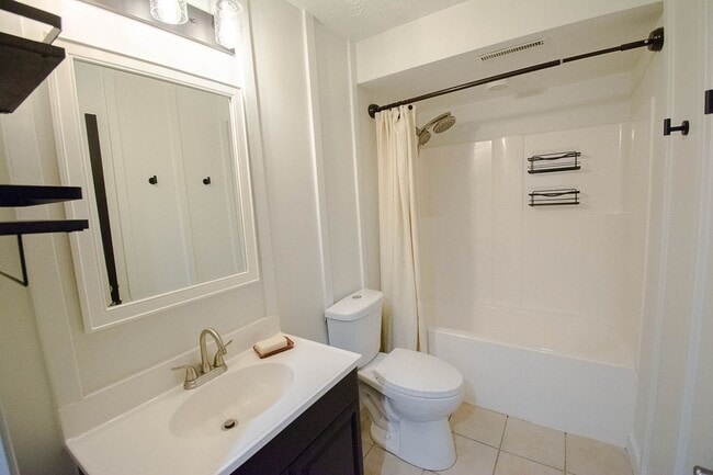 Building Photo - 2107 Ponderosa Dr SW