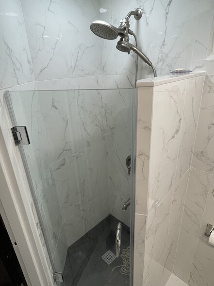 Building Photo - 905 Brickell Bay Dr