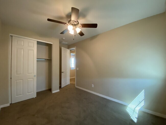Building Photo - 3726 E Angstead Dr