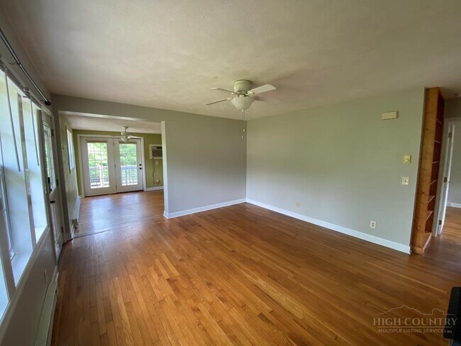Building Photo - 417 Will Vannoy Rd