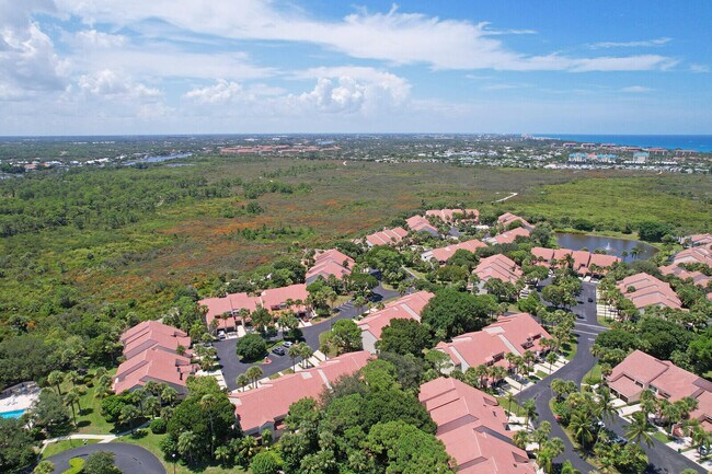 Building Photo - 204 Sea Oats Dr