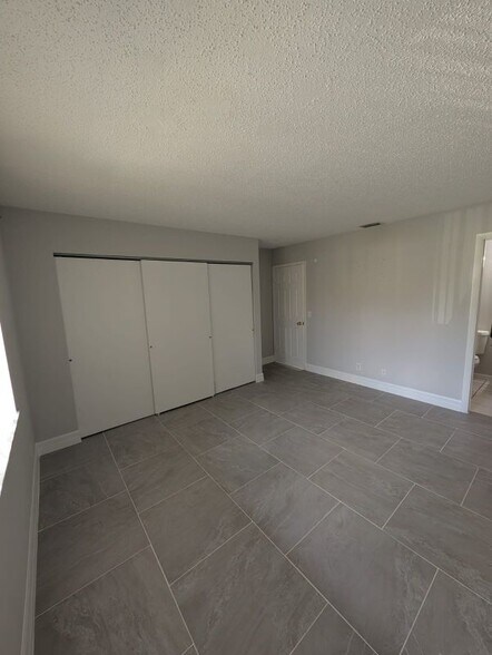 Building Photo - 4755 Orleans Ct