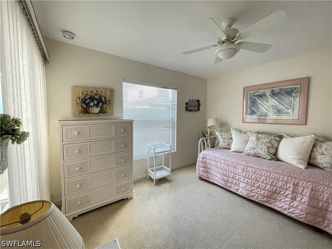 Building Photo - 254 6th Ave S