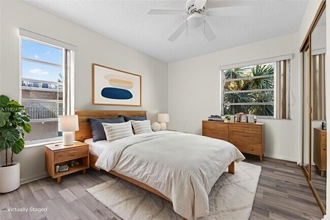 Building Photo - 3100 Riverside Dr