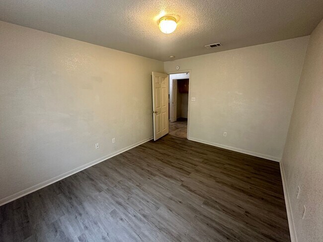 Building Photo - 2609 Vernice Loop