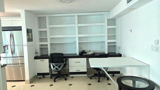 Building Photo - 18051 Biscayne Blvd