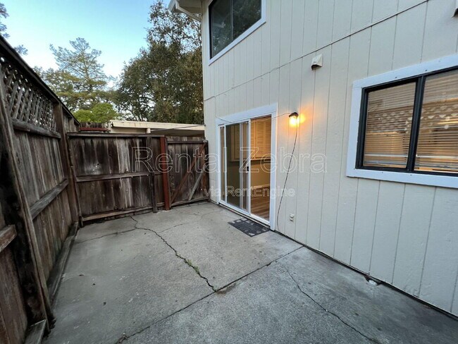 Building Photo - 141 Agua Caliente Rd W